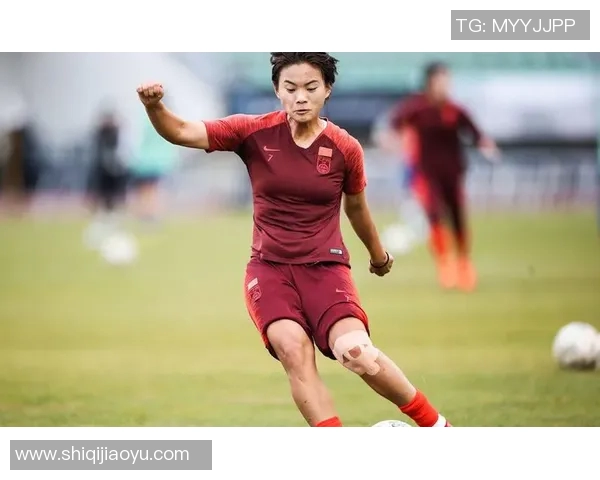 足球明星王霜展现泳装魅力引发热议粉丝纷纷点赞支持