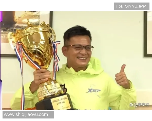 香港足球明星踢人事件引发热议视频曝光引发球迷和媒体广泛关注