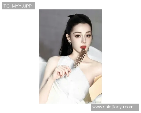 足球明星迪丽热巴的精彩瞬间与足球世界的完美交融