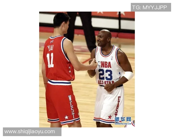 何姓篮球明星的成长历程与职业生涯回顾探讨